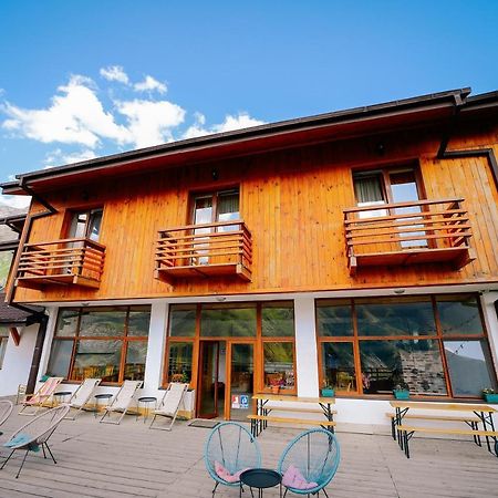 Alpenhaus Kazbegi Hotel & Restaurant Exterior foto