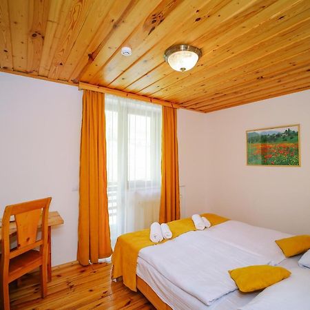 Alpenhaus Kazbegi Hotel & Restaurant Exterior foto